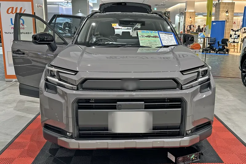2026 Toyota RAV4 — ön