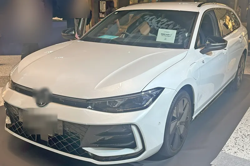 2024 Volkswagen Passat Variant — ön 3/4